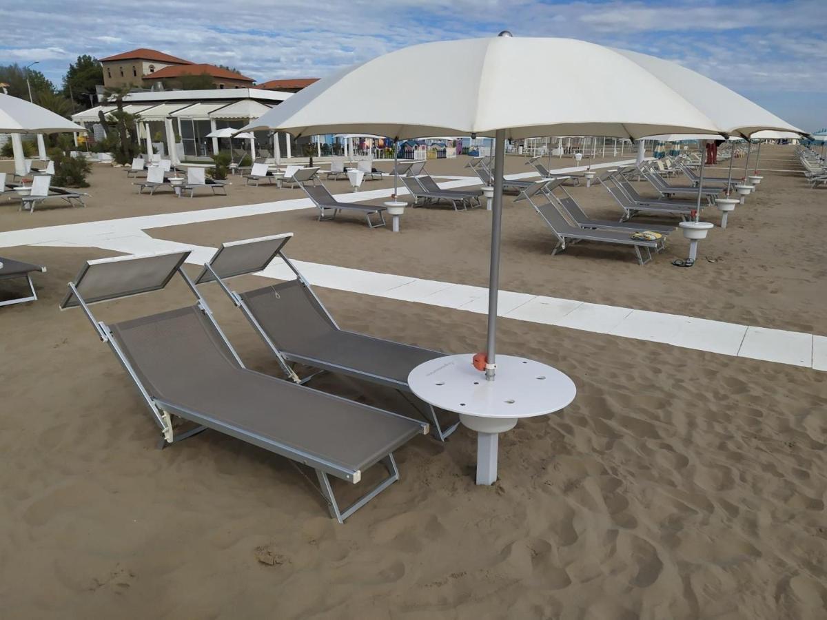 Hotel Naica Rimini Exterior foto
