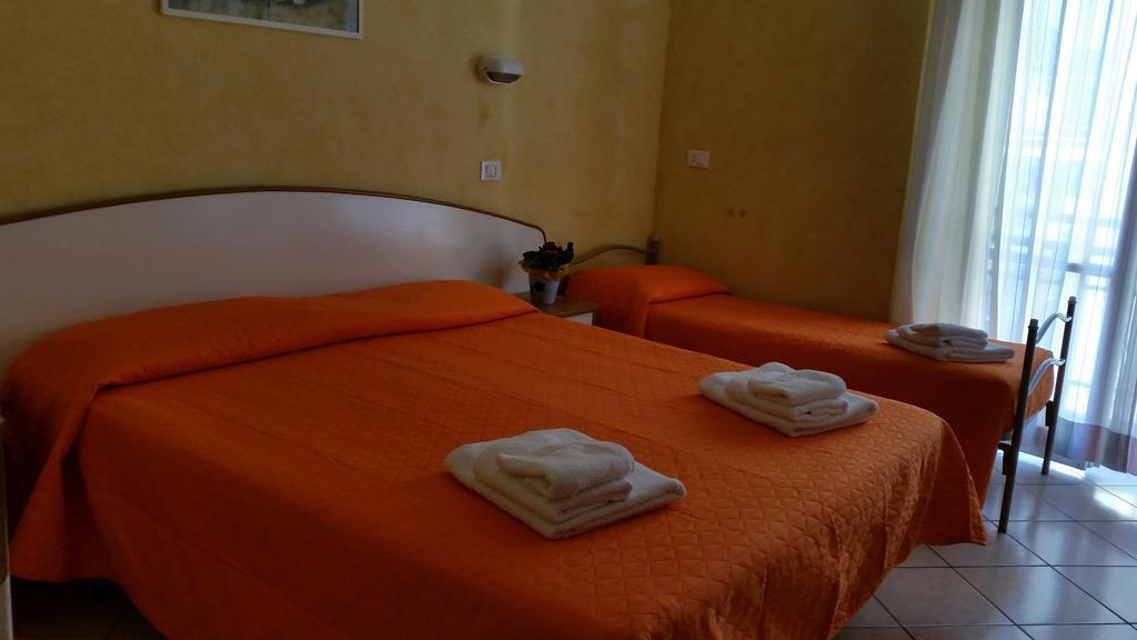 Hotel Naica Rimini Quarto foto