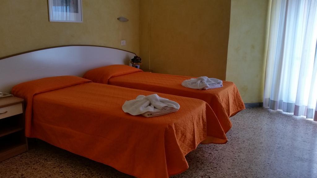 Hotel Naica Rimini Quarto foto