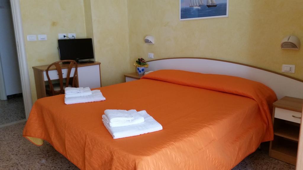 Hotel Naica Rimini Quarto foto
